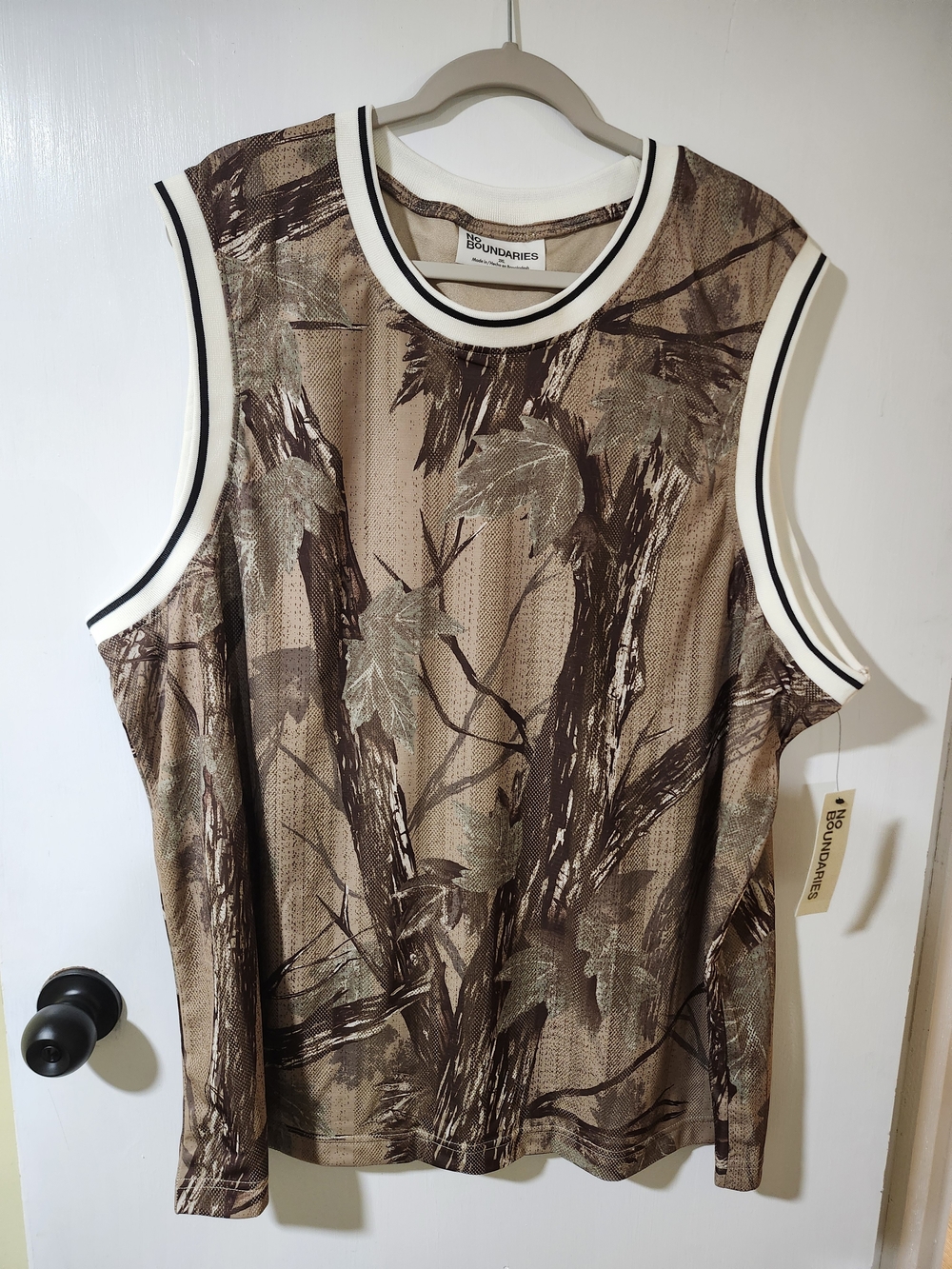 Men’s No Boundaries Camo Long Sleeve Top